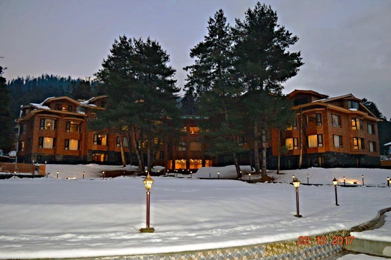 Royal Hillton Pahalgam Hotel Bagian luar foto