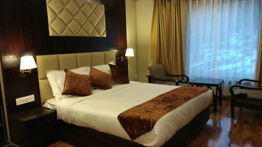 Royal Hillton Pahalgam Hotel Bagian luar foto