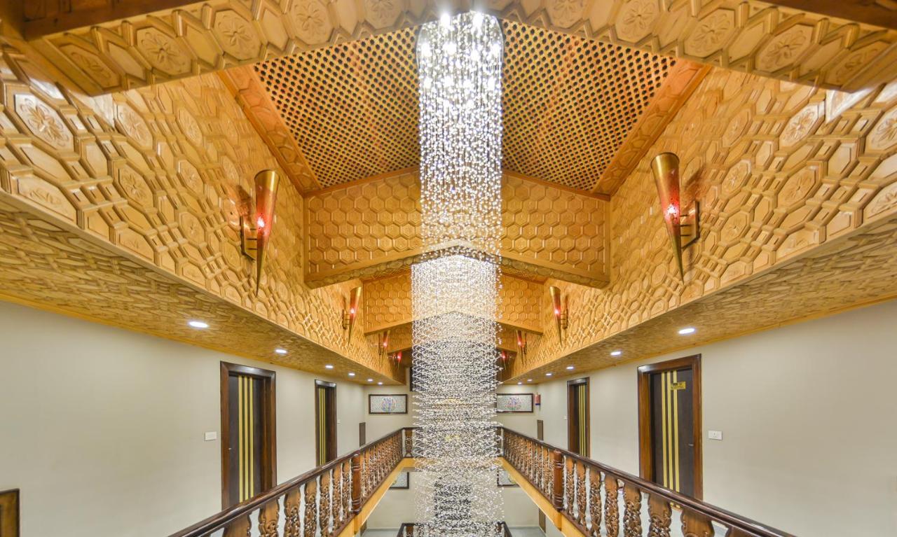 Royal Hillton Pahalgam Hotel Bagian luar foto