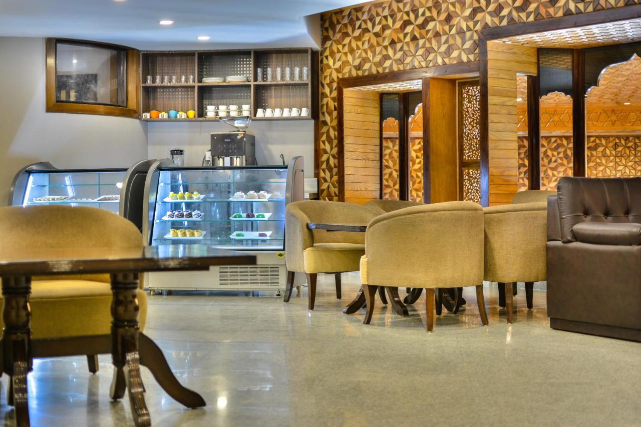 Royal Hillton Pahalgam Hotel Bagian luar foto